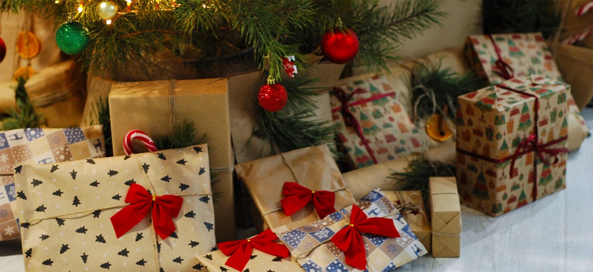 Pourquoi privilégier les cadeaux de seconde main à Noël - Pourquoi