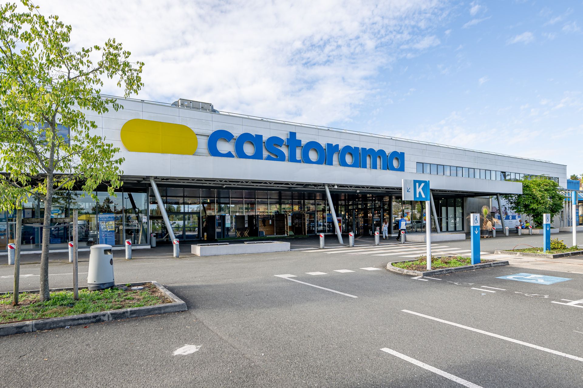CASTORAMA SE MET A LA FRANCHISE Les Echos Etudes